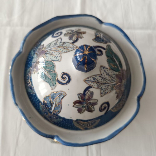 Vintage decorative jar with lid handpainted, like new