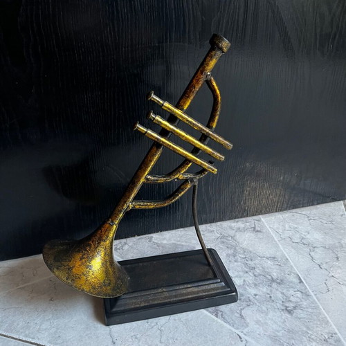 Vintage brass decorative musical instrument with black base, 30 cm