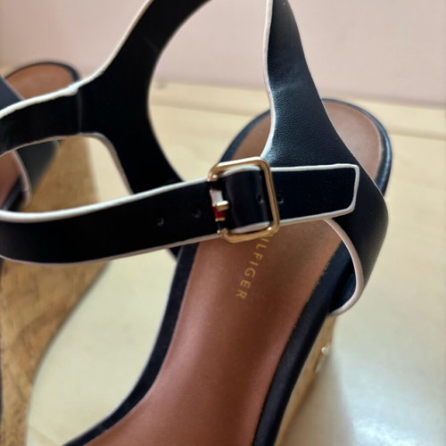 Tommy Hilfiger platform shoes new, size 39.5