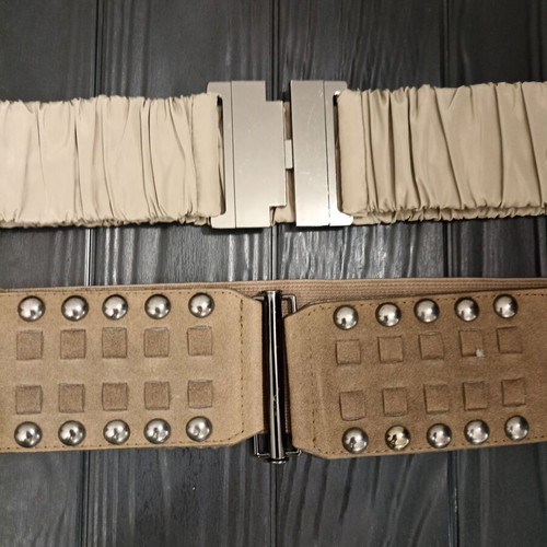 Set of 2 women's elastic beige belts like new