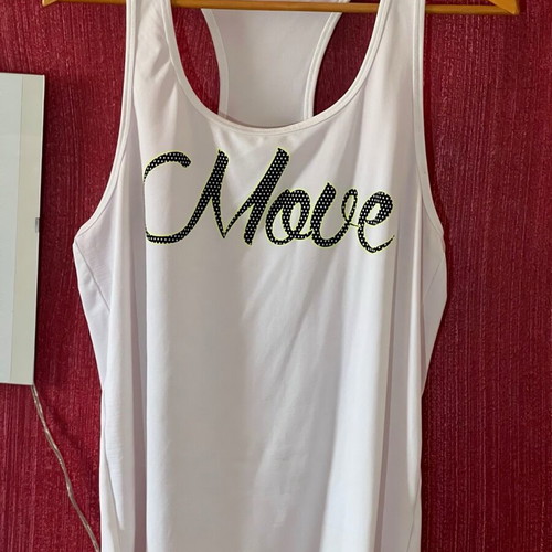 Pink Woman sleeveless sports top white like new