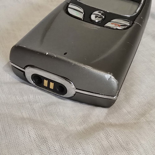 Nokia 8850 mobile phone, white