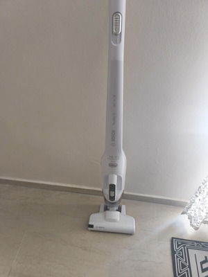Σκούπα Bosch 2 σε 1 σαν καινούργιο, επαναφορτιζόμενη