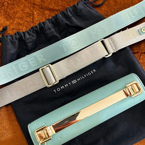 Tommy Hilfiger bag used 20x12x5