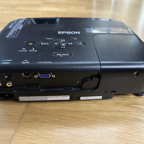 Epson EB-W02 WXGA 3LCD projector used, bright image, manual zoom