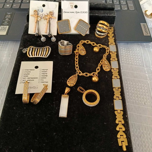 Set of 10 gold and silver-tone jewelry pieces