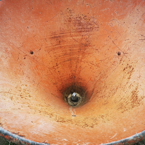 Fertilizer hopper used with cross, 400 kg capacity