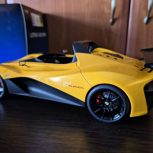 Lotus 3 Eleven Autoart model 1/18 new, yellow metallic