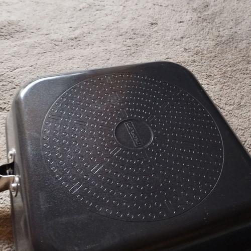 Neoflam grill pan like new with non-stick coating