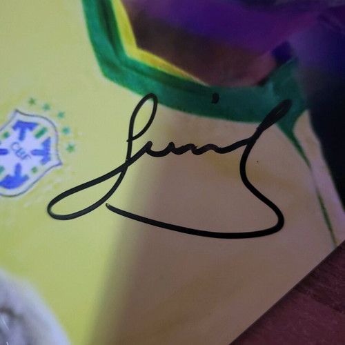 Juninho authentic autograph like new on photo