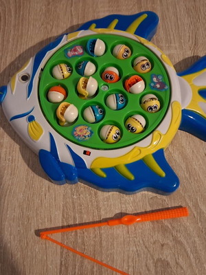 Children's fishing board game