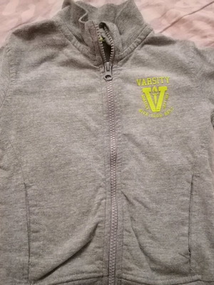 Unisex Kids' Sweatshirt Jacket like new, with pockets and zipper