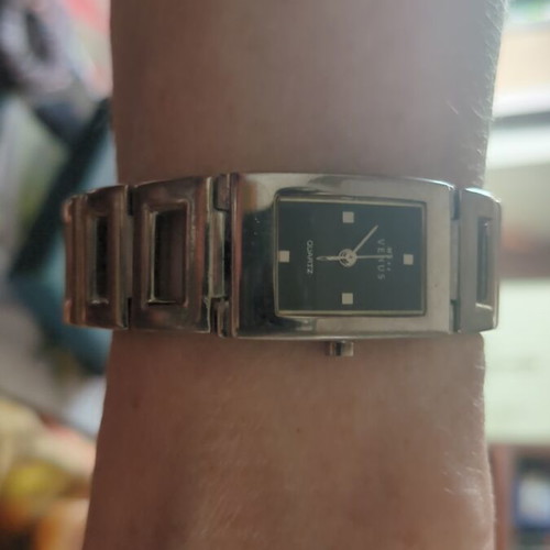Miss Venus quartz wristwatch used, battery needs replacement