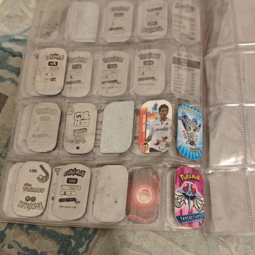 Μεταλλικά tags Pokémon με άλμπουμ