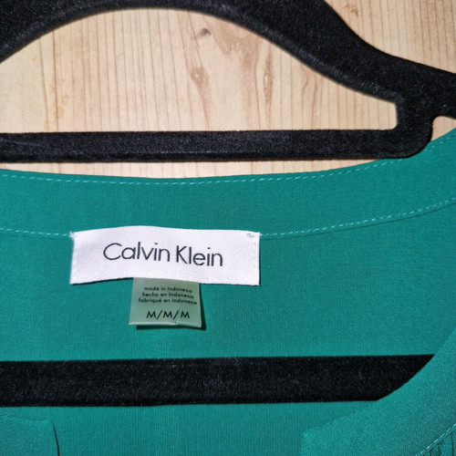 Calvin Klein sleeveless blouse like new, size M, green