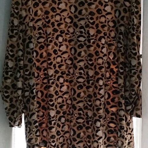 Leopard blouse used, size L, with zipper and adjustable sleeves