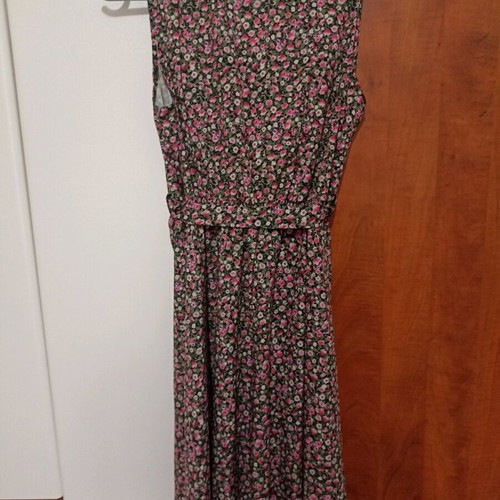 Floral dress like new, green with pink and white flowers, size S/M