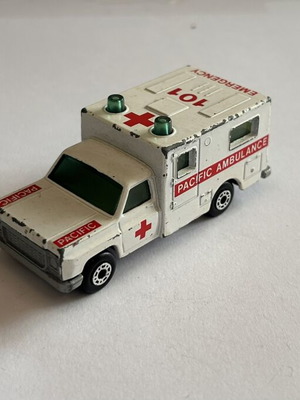 Vintage Matchbox 1983 No 41 Pacific Ambulance toy