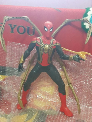 Spider-Man and Ant-Man figures like new