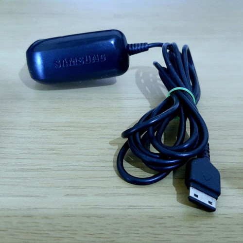 Samsung charger for models F490, G800, J700, i560 etc.