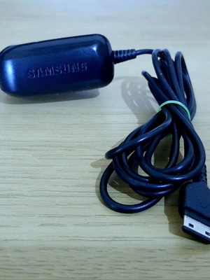 Samsung charger for models F490, G800, J700, i560 etc.