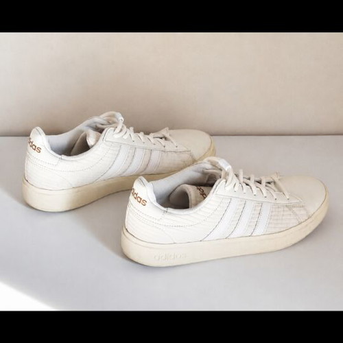 Adidas Cloud Foam Comfort Sneakers Off-White Size 41 1/3 Like New