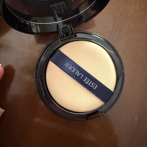 Estee Lauder Double Wear Cushion 4N1 new