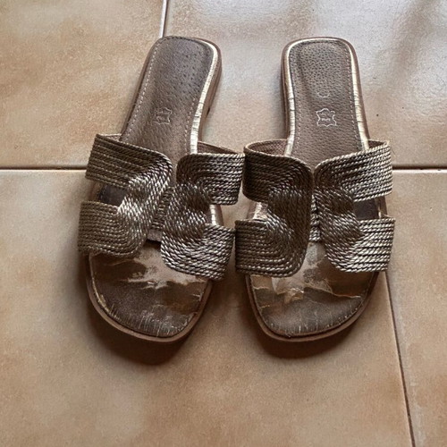 Tsoukalas Shoes knitted gold slippers used, size 36