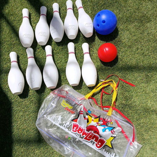 LiveUp Junior children's bowling set used, 10 pins and 2 balls
