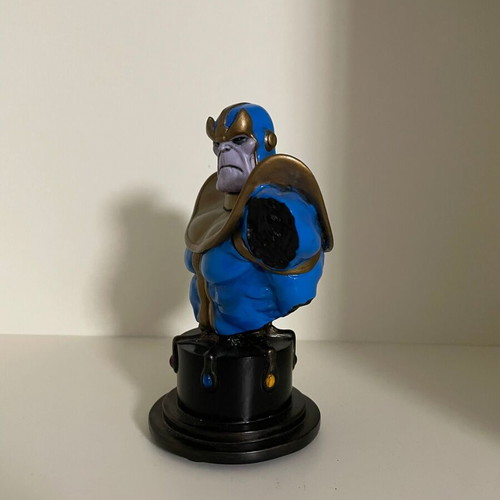 Marvel Bowen Mini-Bust Thanos like new #2330/5000