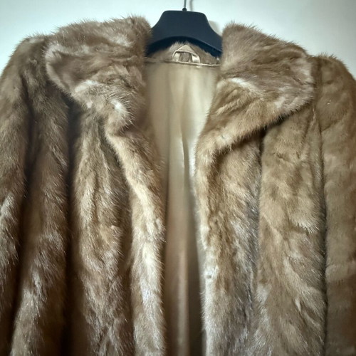 Mink fur coat like new from Kastoria with natural fur
