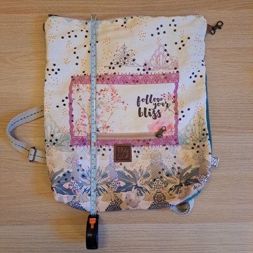 LazyDayz fabric backpack like new, multicolor