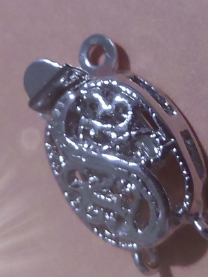 Steel clasp for jewelry, carved, silver color