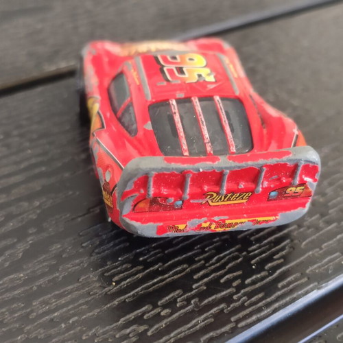 Disney McQueen 1:55 scale toy car used