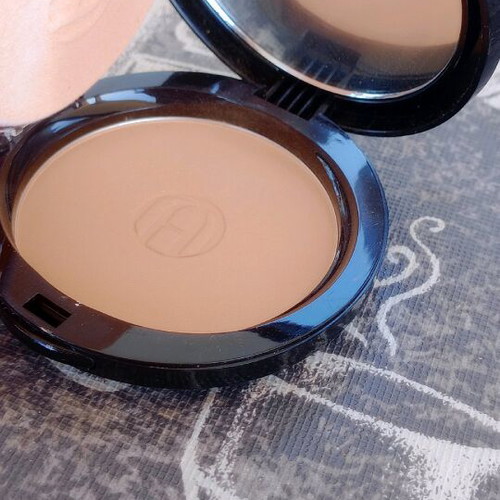 Astra skin powder like new