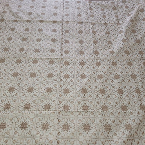 Tablecloth set with small embroidered doilies and napkins, new