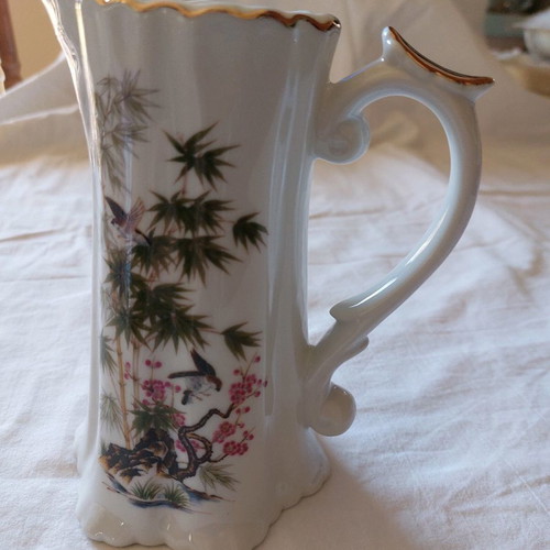 English vintage porcelain jug used with hand-painted design 17×10 cm