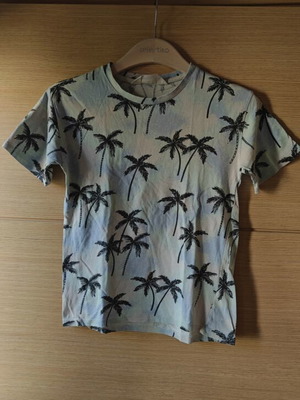 H&M Kids' T-shirt with Palm Trees used, size 122/128 (6-8 years)