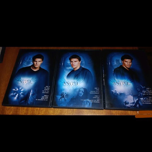 Angel Season 1 DVD σε άριστη κατάσταση, 6 δίσκοι με υπότιτλους