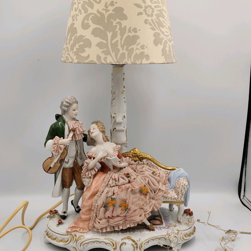Unterweissbach large collector's composition table lamp used