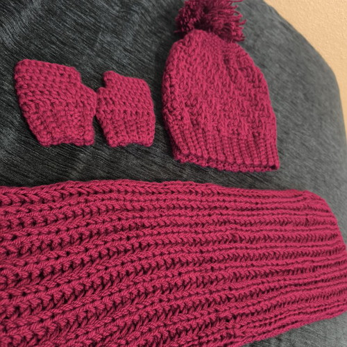 Children's scarf, hat and fingerless gloves set handmade, new, magenta