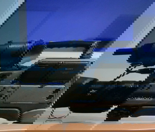 Sony DSR250P Camera DVCAM / DV