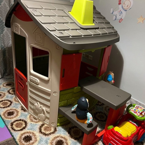Smoby Jura Lodge Garden Playhouse like new with accessories