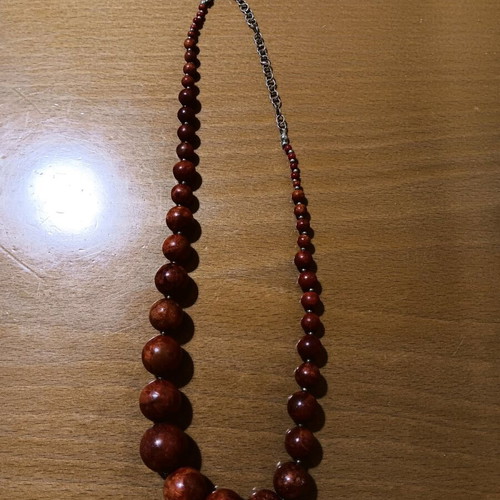 Wooden necklace new, red and brown, short with uneven beads