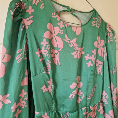 Long-sleeve satin mini dress Trendyol like new, pink and green