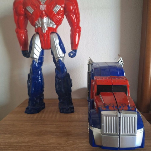 Transformers Optimus Prime figure 30cm like new with battery car