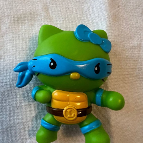 Hello Kitty Happy Meal figure new