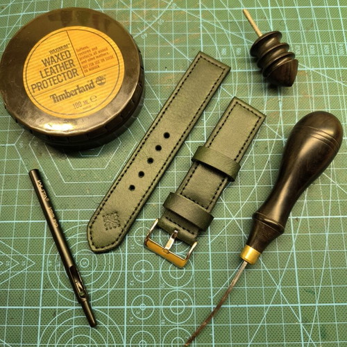 Handmade leather watch strap, Diver style, custom colors
