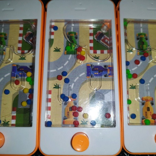 Water handheld game like new, pack of 4 for kids