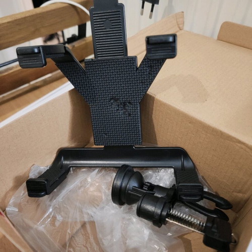 Tablet holder for air vent unused